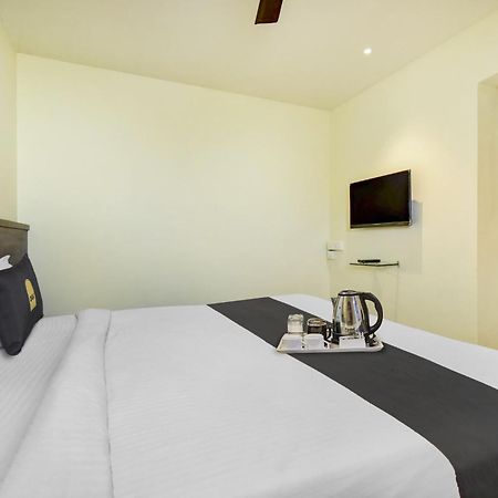 Townhouse Oak Hotel Chaitanya Executive Near Fun Time Multiplex プネ エクステリア 写真