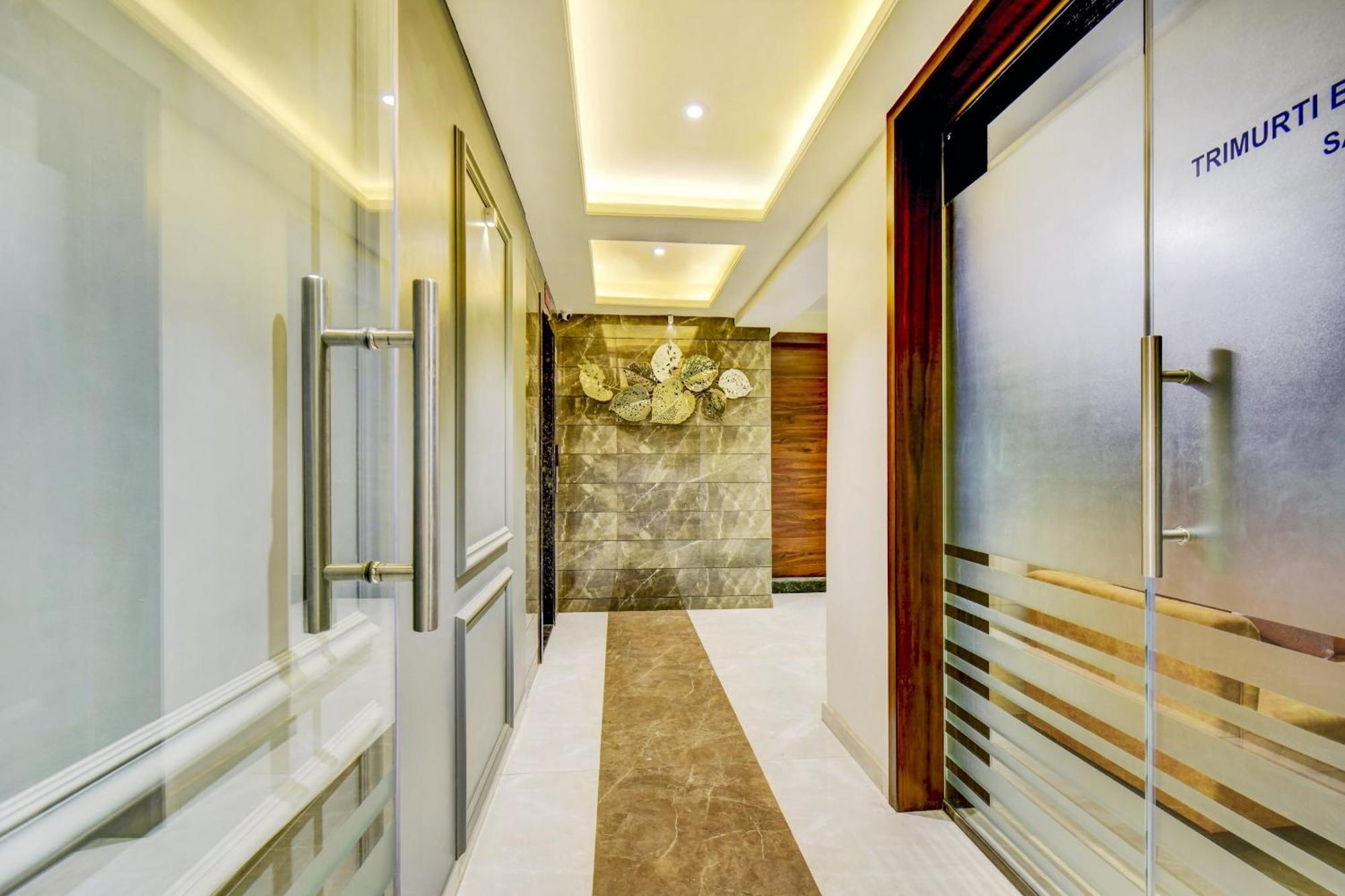 Townhouse Oak Hotel Chaitanya Executive Near Fun Time Multiplex プネ エクステリア 写真