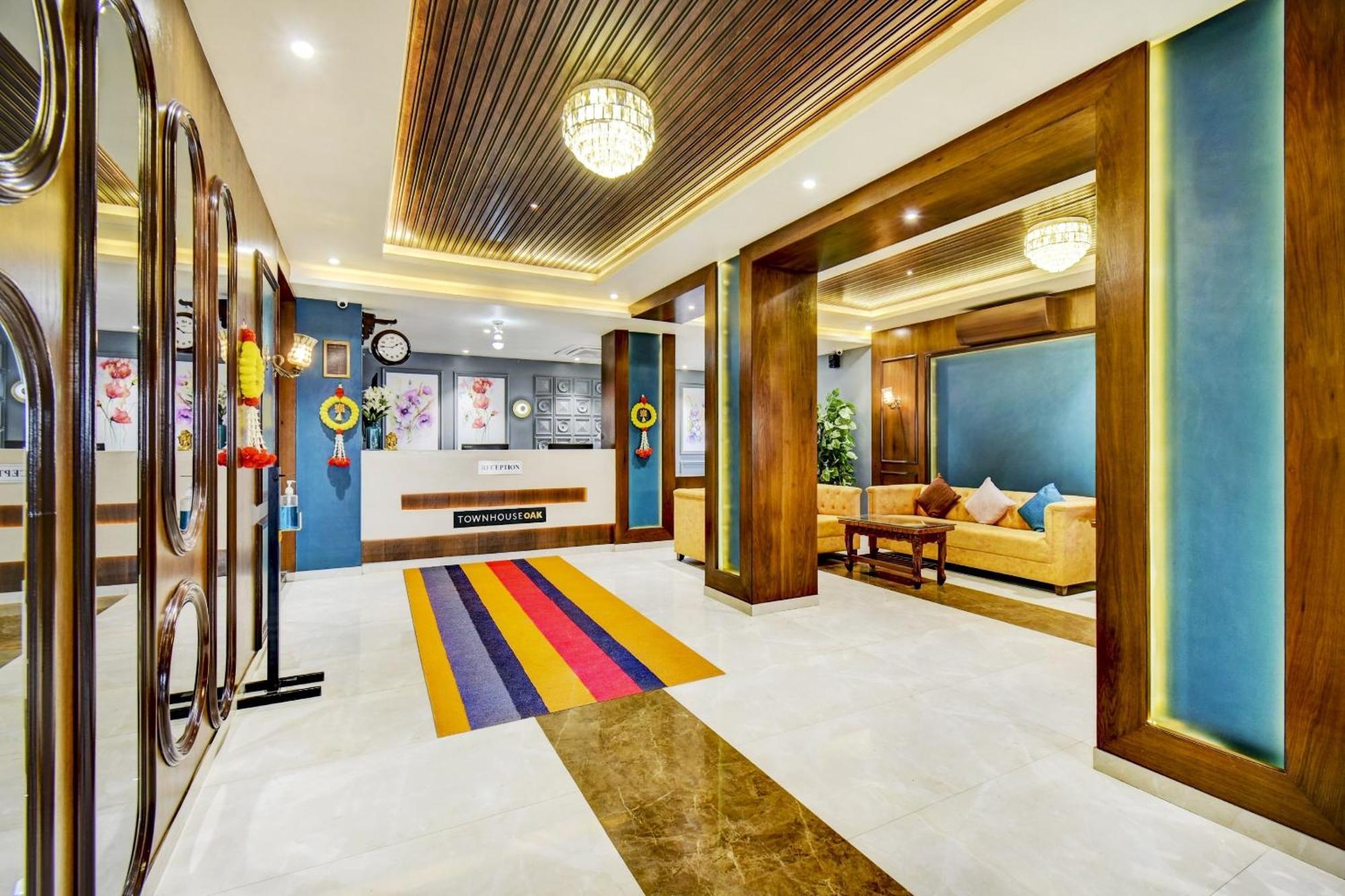 Townhouse Oak Hotel Chaitanya Executive Near Fun Time Multiplex プネ エクステリア 写真