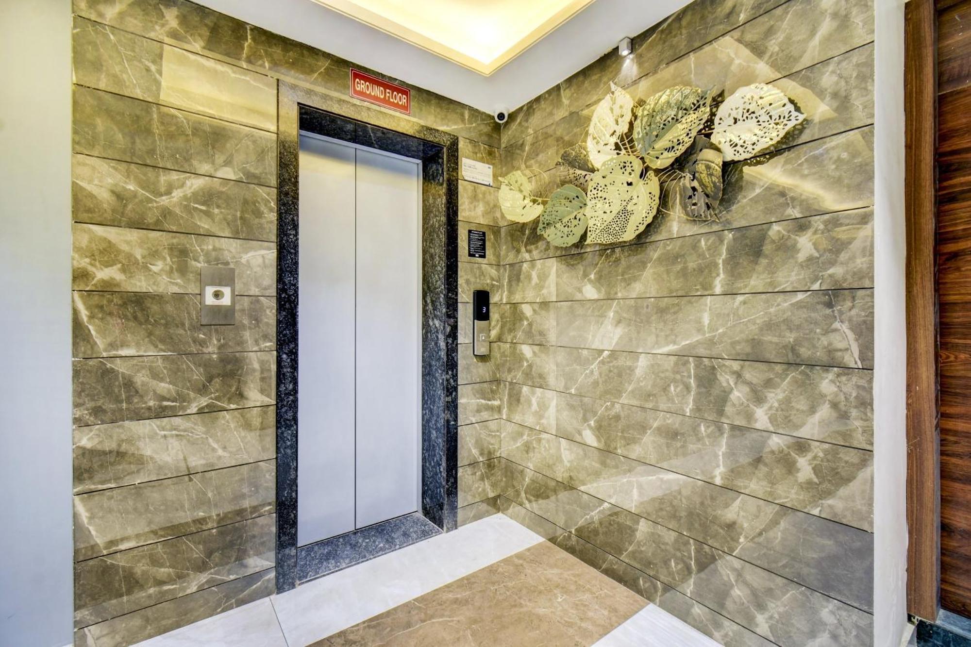 Townhouse Oak Hotel Chaitanya Executive Near Fun Time Multiplex プネ エクステリア 写真